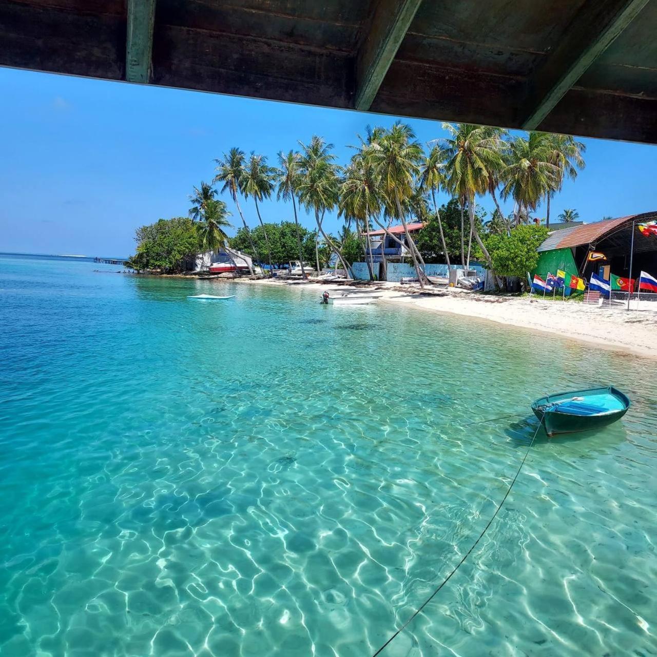 Aasna Inn Thulusdhoo Exterior photo